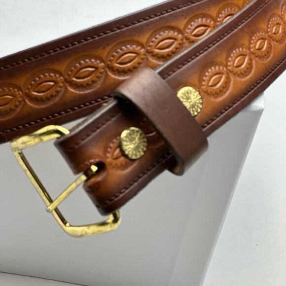 Hand tooled brown leather mens belt - Picture 2 of 5